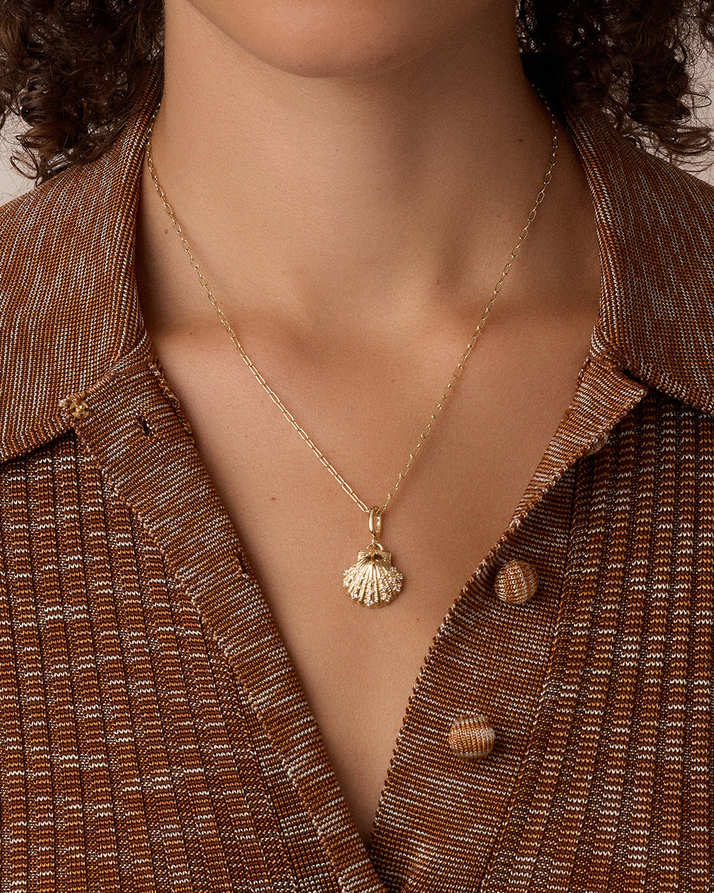 Shimmer Scallop Shell Parker Charm